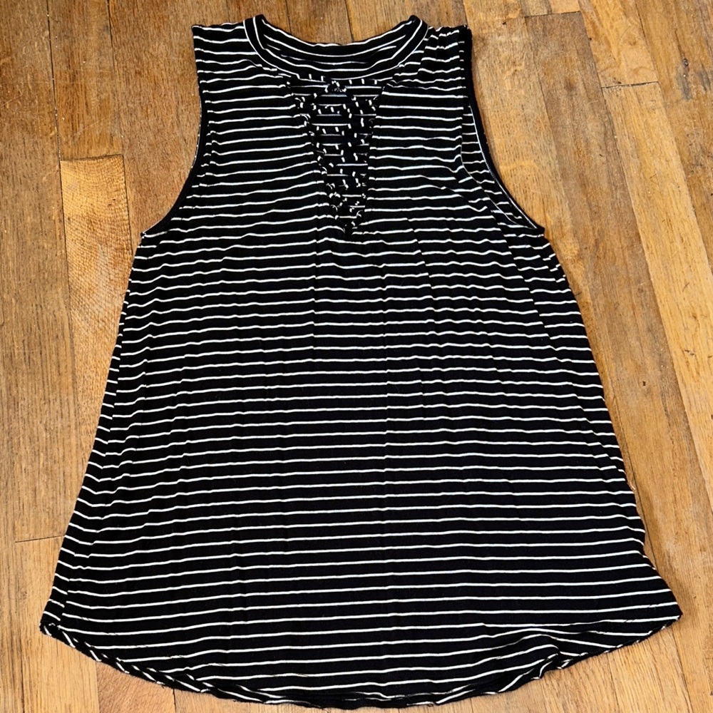 A&E Soft Sexy Tank Top Elegant Black and White‎ Striped Lace up front v size s